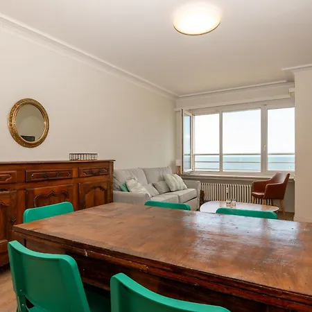 Charming With Sea View For 6 Oostende